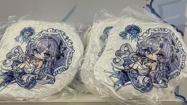 ▲ 새끈한 칸타렐라 쿠션, 해파리처럼 매끈매끈할지도?