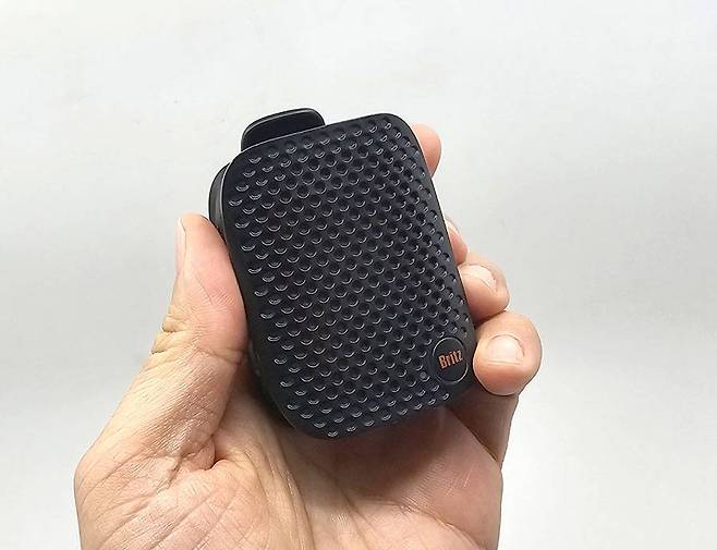 달걀 정도 크기의 브리츠(Britz) ‘BZ-WK1’ 블루투스 스피커 / 출처=IT동아