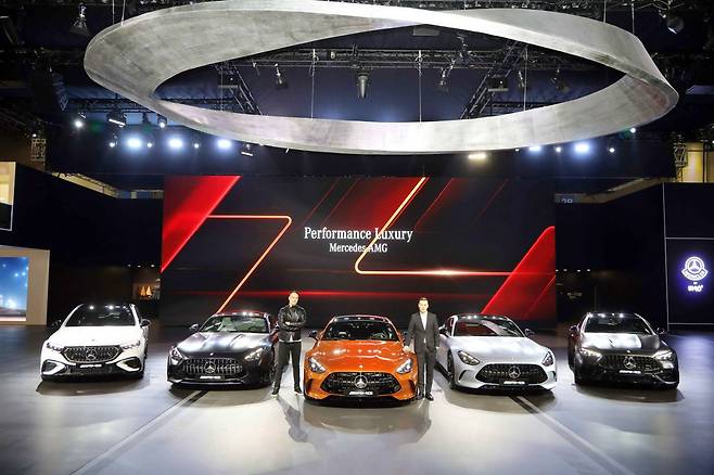 메르세데스-AMG E 53 하이브리드 4MATIC+ 에디션 1, 메르세데스-AMG GT 55 4MATIC+, 메르세데스-AMG GT 63 S E 퍼포먼스, 메르세데스-AMG GT 55 4MATIC+, 메르세데스-AMG CLE 53 4MATIC+ 쿠페 (왼쪽부터) / 출처=메르세데스-벤츠 코리아
