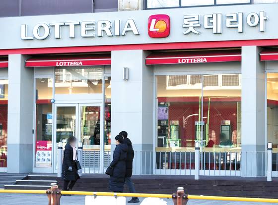 비상계엄을 앞두고 노상원 전 정보사령관과 문상호 정보사령관 등이 회동했다는 경기 안산의 롯데리아 매장. 뉴스1