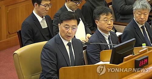 윤 대통령의 탄핵 심판 10차 변론서 증언하는 홍장원 전 국정원 1차장 (서울=연합뉴스) 홍장원 전 국정원 1차장이 20일 서울 종로구 헌법재판소 대심판정에서 열린 윤 대통령의 탄핵 심판 10차 변론에서 증언하고 있다. 2025.2.20 [헌법재판소 제공. 재판매 및 DB 금지] photo@yna.co.kr