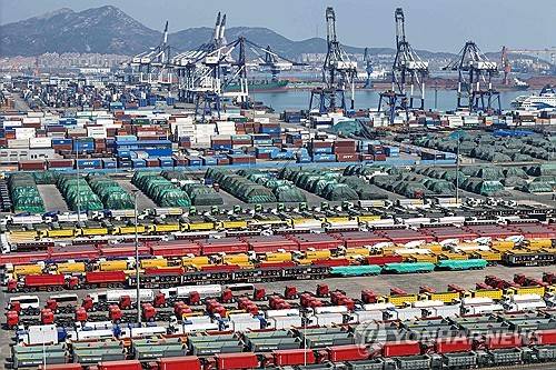 중국 옌타이의 무역항 연합뉴스 제공