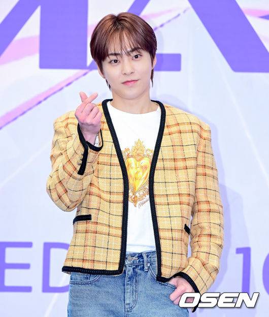 [OSEN=지형준 기자] 8일 오전 서울 여의도 KBS 신관 웨딩홀에서 KBS 2TV 글로벌 아이돌 데뷔 프로젝트 '메이크메이트원(MAKE MATE 1, 이하 'MA1') 제작발표회가 열렸다.'MA1'은 KBS가 약 6년 만에 론칭하는 글로벌 아이돌 데뷔 프로젝트다. '꿈꾸던 무대를 만들기 위해(MAKE) 친구(MATE)와 하나(ONE)되는 시간'이라는 의미를 품고 차근차근 시청자들을 만날 준비 중이다.엑소 시우민이 포즈를 취하고 있다. /jpnews@osen.co.kr