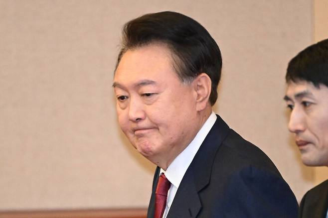 윤석열 대통령이 지난 2월4일 서울 종로구 헌법재판소 대심판정에서 열린 탄핵 심판 5차 변론에 출석한 모습. 자료사진. ⓒ사진공동취재단