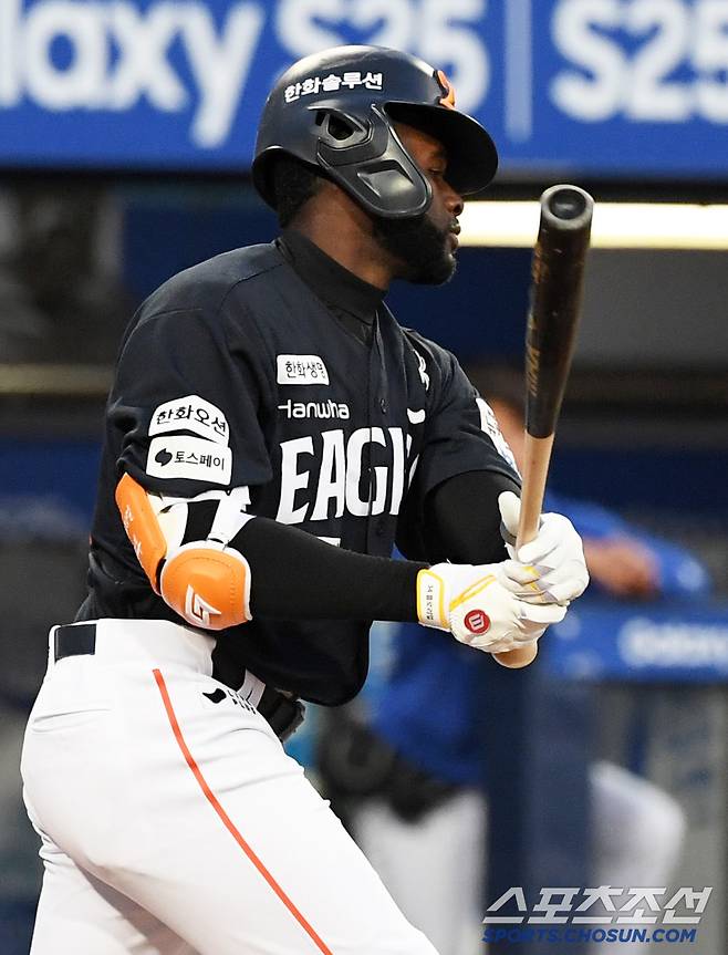 플로리얼의 타격감은 살아날 기미가 안 보였다.