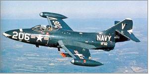 미 해군 최초의 제트전투기인  F9F-2 팬더. 위키피디아