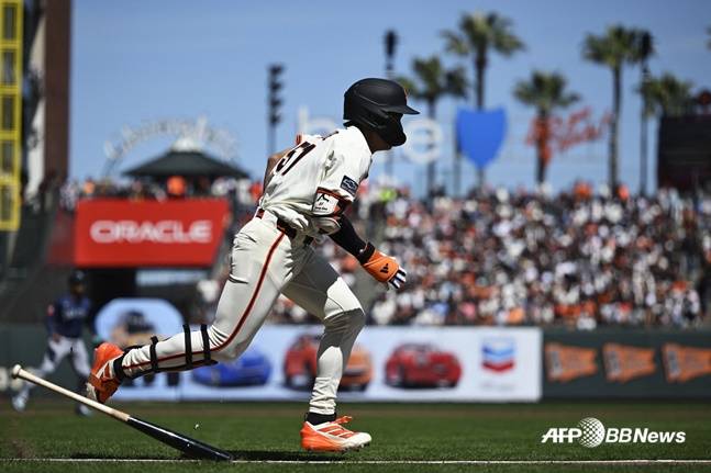 이정후가 5일(한국시간) 시애틀전에서 안타를 터트리고 있다. /AFPBBNews=뉴스1