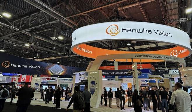 지난 1~4일(현지시간) 미국 라스베이거스에서 열린 'ISC 웨스트 2025'에 마련된 한화비전 부스. 한화비전