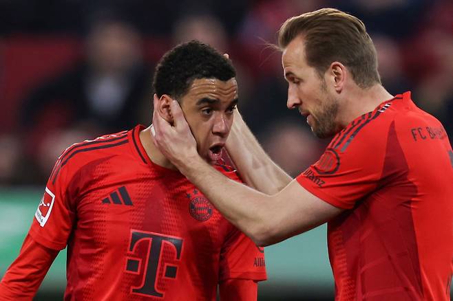 자말 무시알라(왼쪽)와 해리 케인. 사진=AFP 연합뉴스