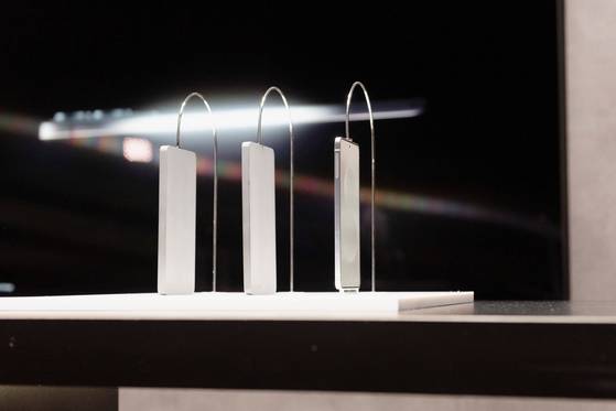 From left to right: the Galaxy S23, S24 and S25 Edge smartphones are displayed during the Samsung Galaxy Unpacked 2025 winter event in San Jose, California, on Jan. 22. [REUTERS/YONHAP]