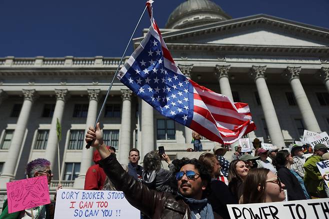 5일(현지시간) 미국 유타주 솔트레이크시티에서 벌어진 트럼프 반대 시위. 로이터연합뉴스