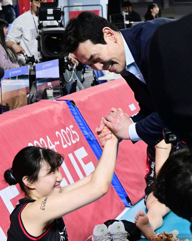 정관장 고희진 감독과 염혜선./KOVO