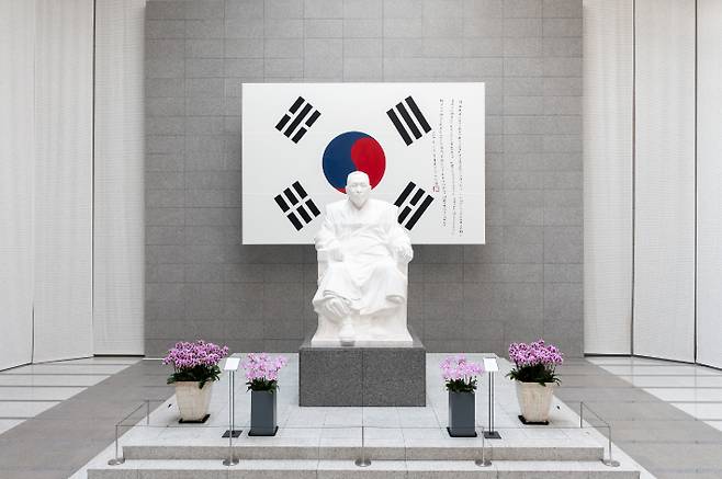 백범김구기념관 백범홀 백범 좌상. 국가보훈부 제공
