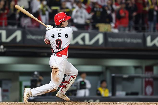 ▲ 부상과 부진으로 내야 구상이 완전히 어그러진 가운데 수비 문제로 2군에 내려간 윤도현이 언제쯤 1군에 올라올 수 있을지 관심사다 ⓒKIA타이거즈