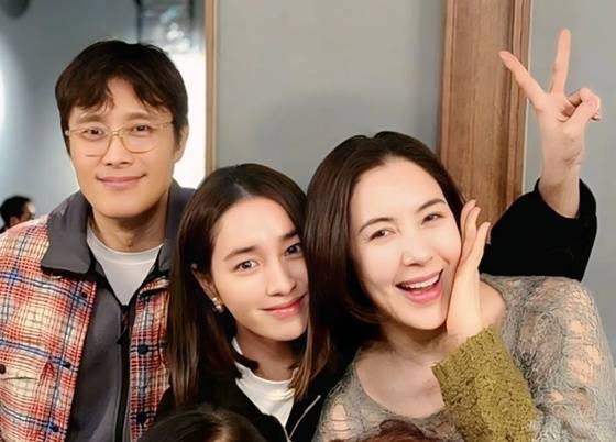 왼쪽부터 이병헌, 이민정 부부와 이병헌 동생 이지안 /사진=이지안 인스타그램 캡처