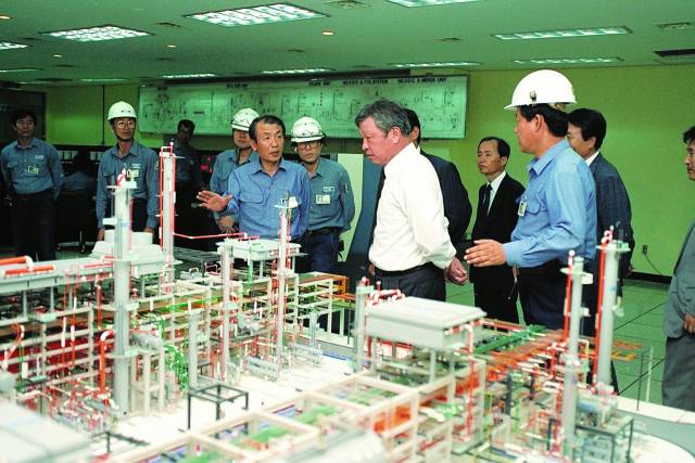 1991년 유공 울산 신규공장 방문한 최종현 선대회장.