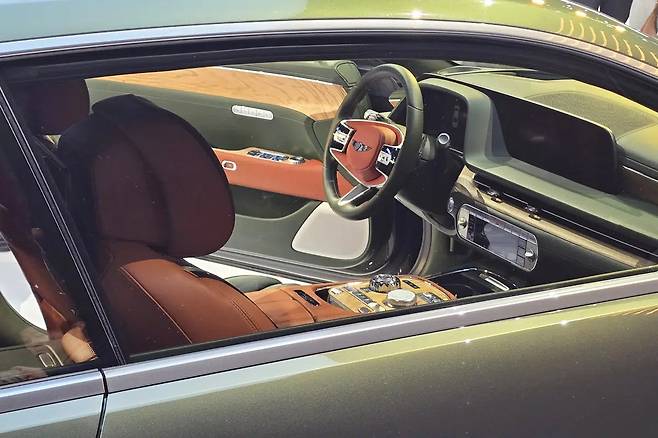 제네시스 엑스 그란 쿠페 실내