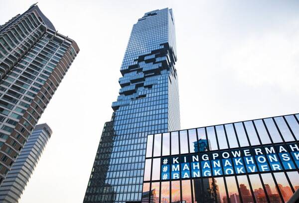 3월28일 미얀마에서 발생한 강진으로 태국의 수도 방콕도 건물이 흔들리는 등 피해를 입었다. '킹 파워 마하나콘' 등 방콕 일부 고층 콘도와 호텔 등이 임시 폐쇄되기도 했다 / 여행신문CB