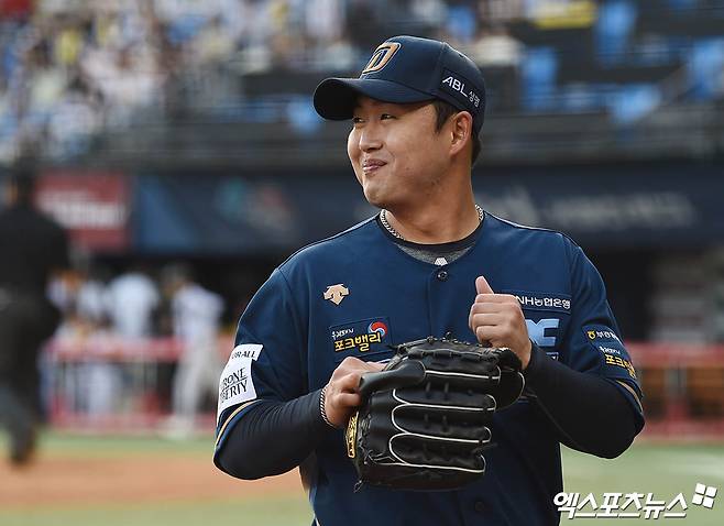 NC 투수 최성영은 지난 5일 고척 스카이돔에서 열린 '2025 신한 SOL Bank KBO 리그' 키움과 정규시즌 2차전에서 구원 등판했다. 최종 성적 1⅔이닝 무실점으로 호투해 승리 투수가 됐다. 전략적인 이유로 한 경기 만에 선발 투수에서 불펜으로 보직을 바꿨지만, 어느 위치에서든 팀에 활력을 불어넣고 있다. 엑스포츠뉴스 DB
