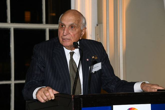 홈디포의 공동 창립자인 억만장자 켄 랭곤.(사진=AFP)