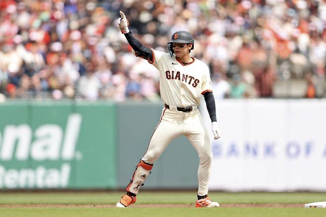 San Francisco Giants' Jung Hoo Lee reacts to his double in the first inning of a baseball game against the Seattle Mariners in San Francisco on Sunday, April 6, 2025. (Scott Strazzante/San Francisco Chronicle via AP) MANDATORY CREDIT: PHOTOGRAPHER AND SAN FRANCISCO CHRONICLE; SAN JOSE MERCURY NEWS OUT; EAST BAY TIMES OUT; MARIN INDEPENDENT JOURNAL OUT; SAN FRANCISCO EXAMINER OUT







<저작권자(c) 연합뉴스, 무단 전재-재배포, AI 학습 및 활용 금지>