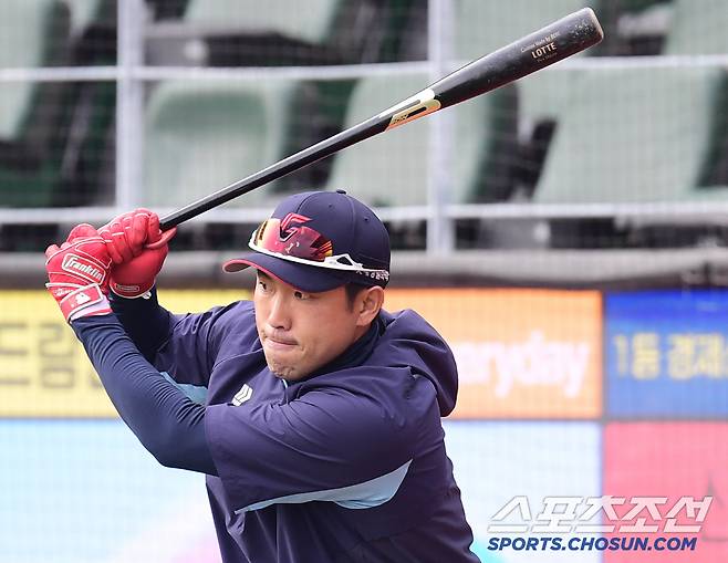 타격훈련하고 있는 롯데 전준우. 인천=송정헌 기자songs@sportschosun.com/2025.03.25/