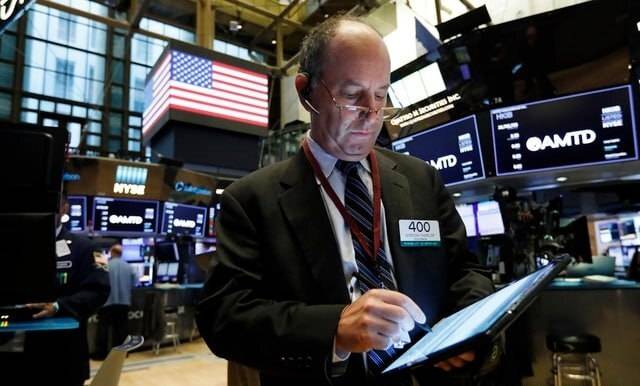 7일(현지시간) 뉴욕증권거래소(NYSE)에서 다우존스30산업평균지수는 전 거래일 대비 0.91%(349.26포인트) 하락한 3만7965.60에 거래를 마쳤다. /AP.뉴시스