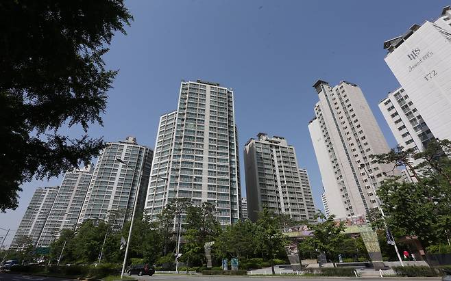 서울 송파구 잠실동 ‘잠실엘스’ 전용면적 59㎡가 지난달 5일 25억5000만원에 거래된 것으로 나타났다. 평당 가격은 1억200만원으로, 잠실에서 평당 1억을 넘긴 아파트가 나온 것은 처음이다./조선일보DB