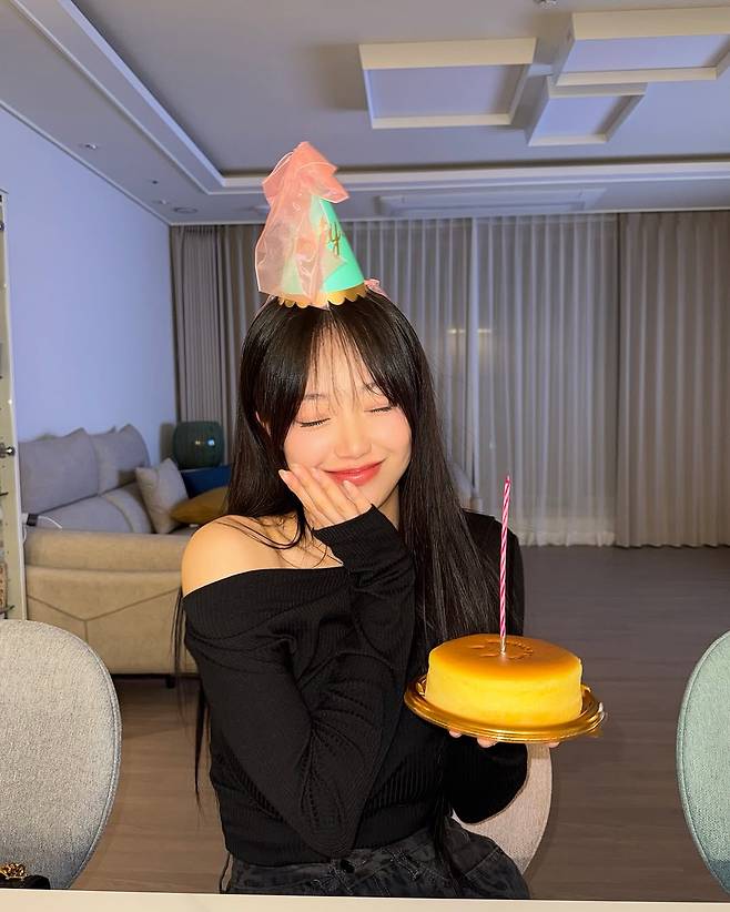 488358484_17863918644367513_7204726632216667296_n.jpg 최근 생일이었던 (구)시그니처 지원 인스타 사진 모음