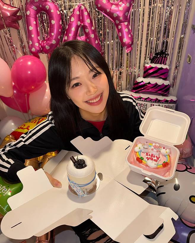 488269682_17863918665367513_948932022486265679_n.jpg 최근 생일이었던 (구)시그니처 지원 인스타 사진 모음
