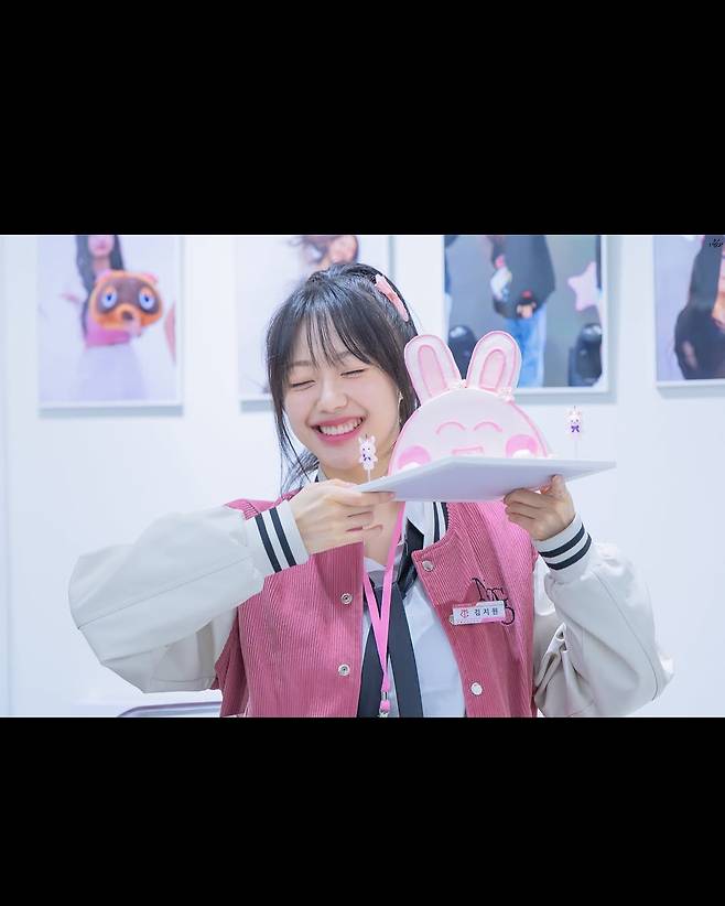 488937859_17863918695367513_4904246899880678210_n.jpg 최근 생일이었던 (구)시그니처 지원 인스타 사진 모음