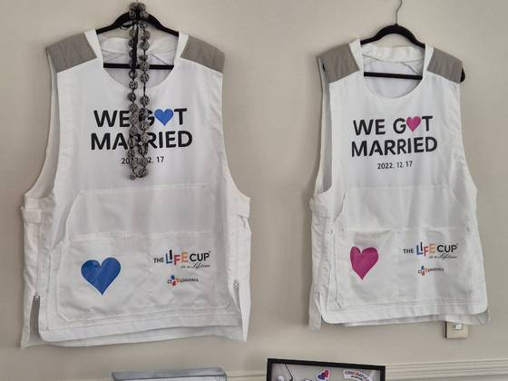 임성재 부부가 2023년 결혼식에서 쓴 캐디빕. 성호준 기자