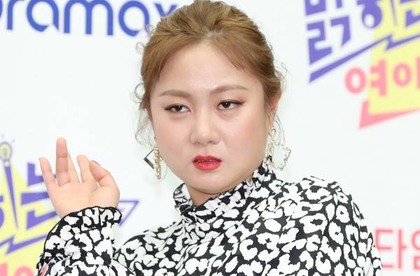 개그우먼 박나래가 집에 보관했던 고가의 물건들을 도둑 맞았다. 사진은 박나래가 2019년 1월7일 라이프타임 '밝히는 연애 코치' 제작발표회에서 포즈를 취한 모습. /사진=머니투데이