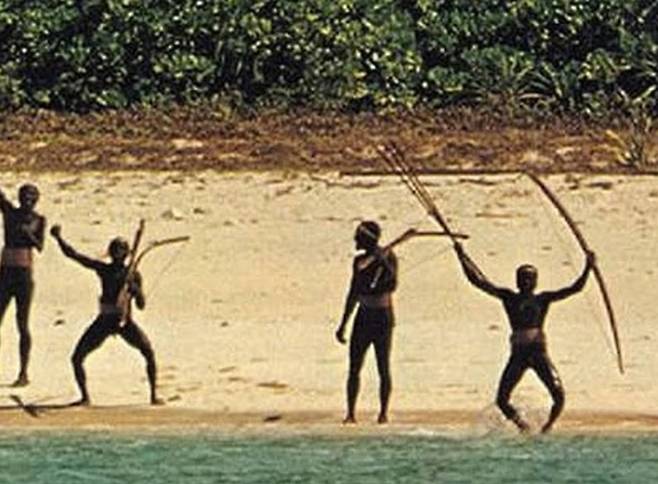 신석기 이전 세계의 마지막 부족으로 여겨지는 센티넬족 [데일리메일]