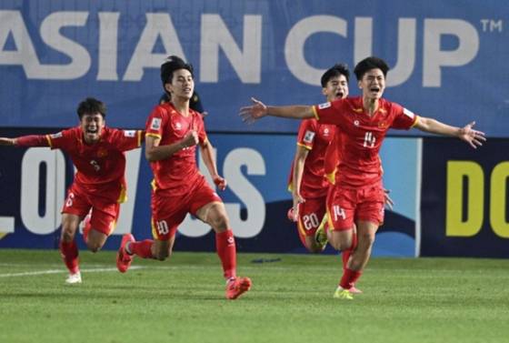 기뻐하는 베트남 선수들. /사진=아시아축구연맹 홈페이지 캡처