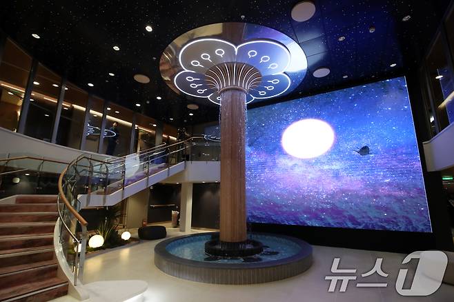 9일 부산 영도구 대선조선 영도조선소에서 '팬스타 미라클호' 명명식이 열린 가운데 미라클호 내부가 보이고 있다.  2025.4.9/뉴스1 ⓒ News1 윤일지 기자