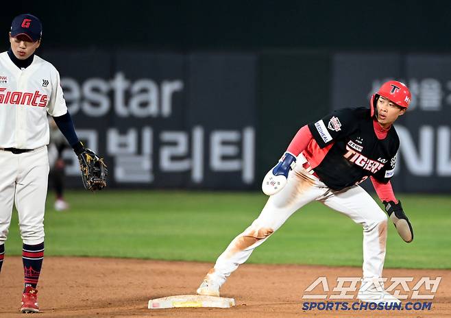 상대 배터리의 타이밍을 빼앗은 박재현의 2루 도루