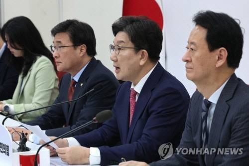 권성동 국민의힘 원내대표가 9일 서울 여의도 국회에서 21대 대선과 관련해 기자간담회를 하고 있다.   [연합뉴스]