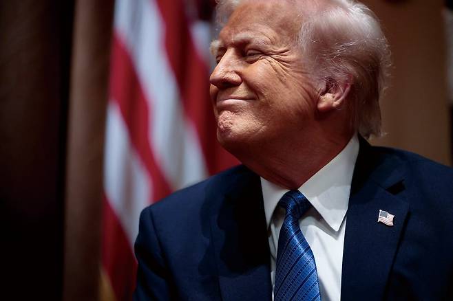 트럼프 2기 행정부는 미 국채 10년물 금리를 낮춰 부채 차입 조달 비용을 줄이고 있다./연합뉴스