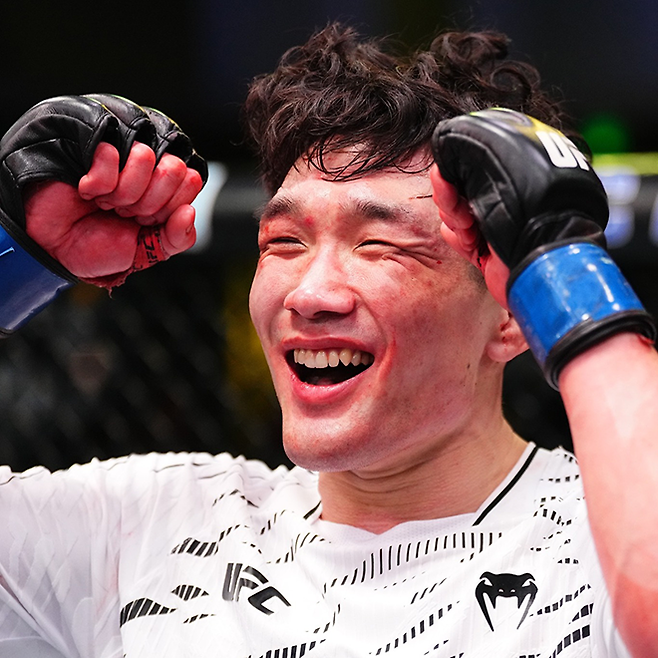 이창호가 2025년 4월 미국 네바다주 엔터프라이즈 UFC on ESPN 65 밴텀급 경기 승리 후 기뻐하고 있다. 사진=TKO