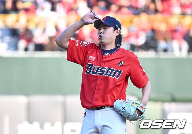 [OSEN=부산, 이석우 기자] 롯데 자이언츠 정철원  / foto0307@osen.co.kr