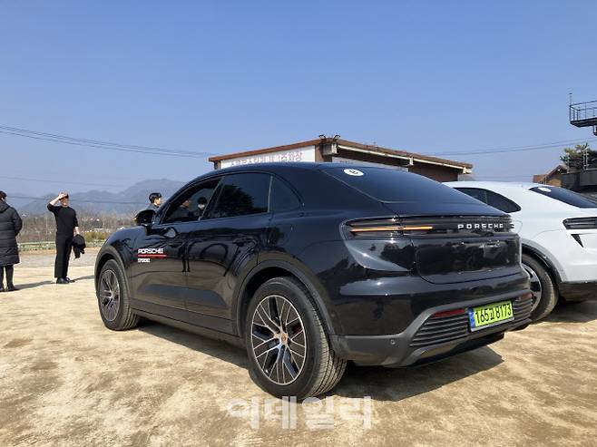 포르쉐 마칸 일렉트릭