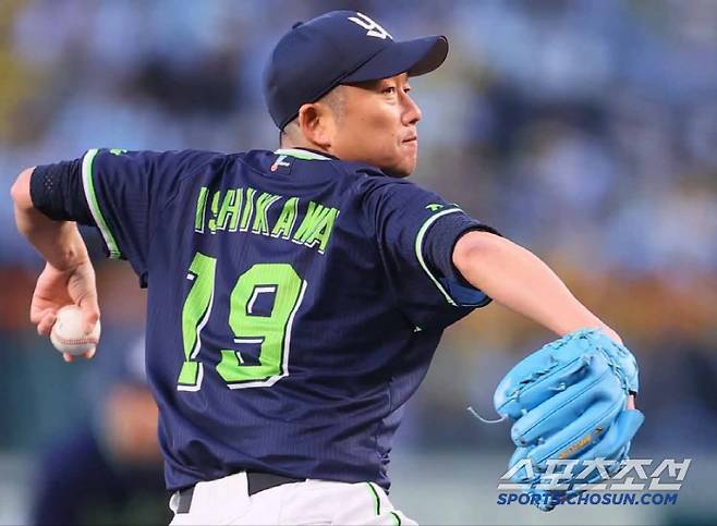 야쿠르트 좌완 이시카와는 9일 한신전에서 5이닝 3실점했다. 팀 타선 덕분에 24시즌 연속 승리 신기록을 세웠다. 사진캡처=야쿠르트 스왈로즈 SNS