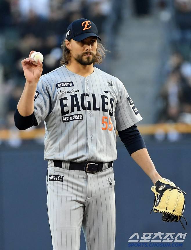 10일 잠실구장에서 열린 두산 베어스와 한화 이글스의 경기. 한화 와이스가 숨을 고르고 있다. 잠실=박재만 기자 pjm@sportschosun.com/2025.04.10/