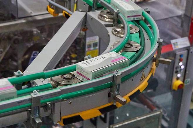 센티아 패커 장비 공정에서 보루 단위로 포장된 모습.[사진제공=한국필립모리스]