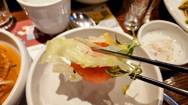 20250409_182858.jpg 회사 대표님이 사주신 한우 그리고 선물