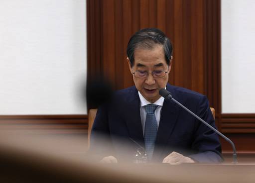 한덕수 대통령 권한대행 겸 국무총리가 10일 서울 종로구 정부서울청사에서 열린 국정현안관계장관회의에서 모두발언을 하고 있다. 대통령실사진기자단