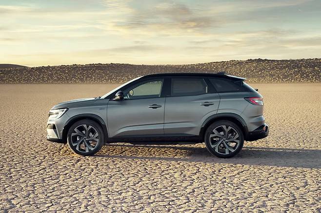 르노 현행 오스트랄