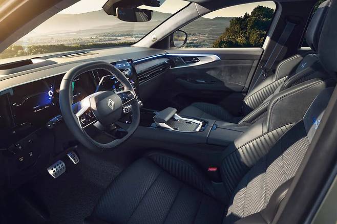 르노 오스트랄 부분변경 모델 실내