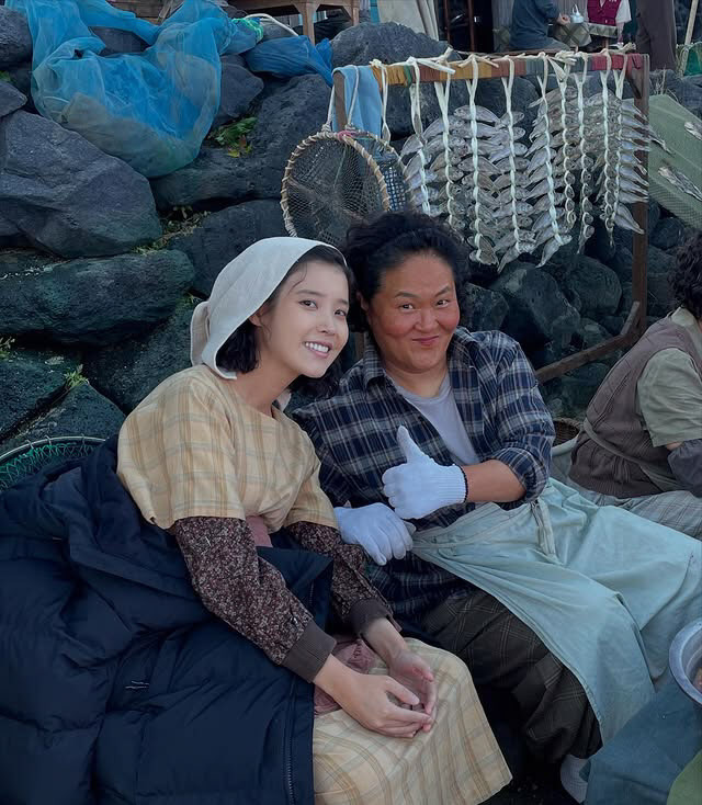 (사진=아이유 SNS)
